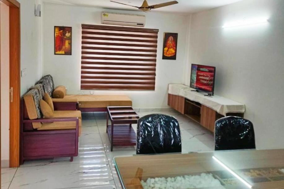 Luxurious Apartment with a pool and gym near Trivandrum railway station Apartment in Thiruvananthapuram