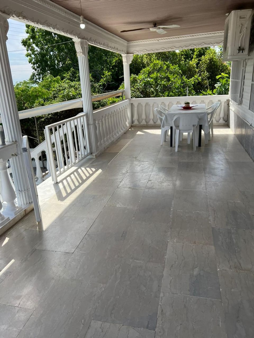 View (from property/room), Balcony/Terrace, Dining area