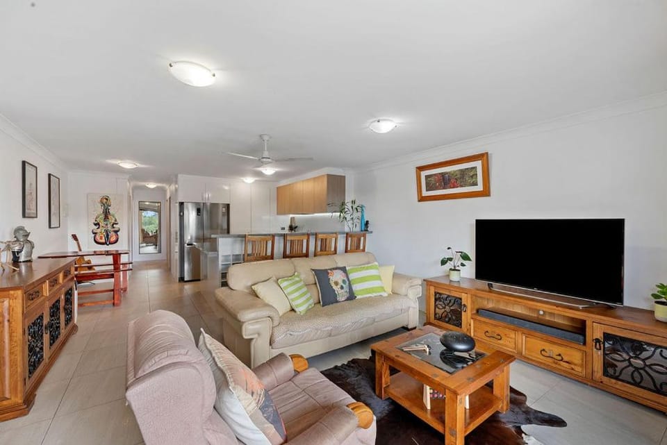 Communal lounge/ TV room, TV and multimedia, Living room, Seating area