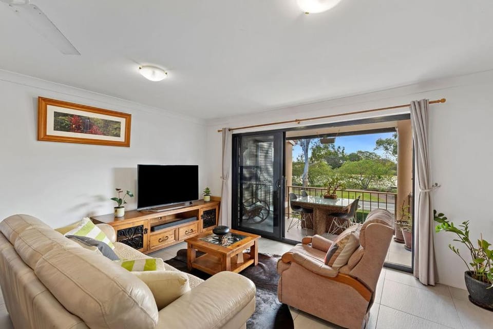 Communal lounge/ TV room, TV and multimedia, Living room