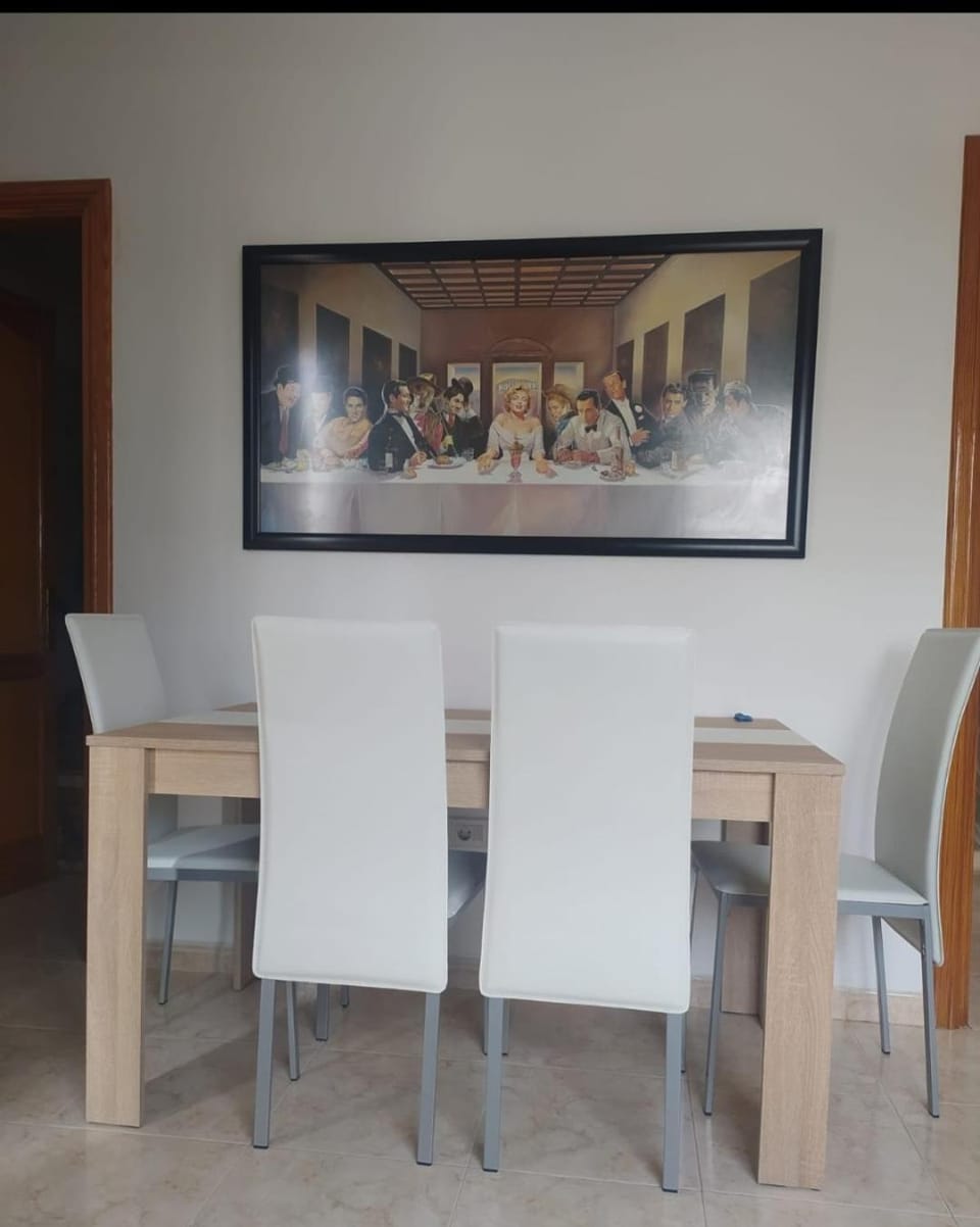 Seating area, Dining area