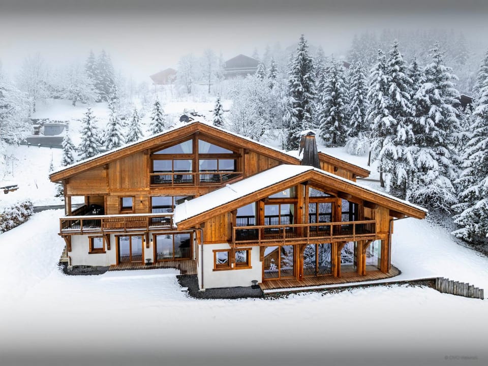 Property building, Winter