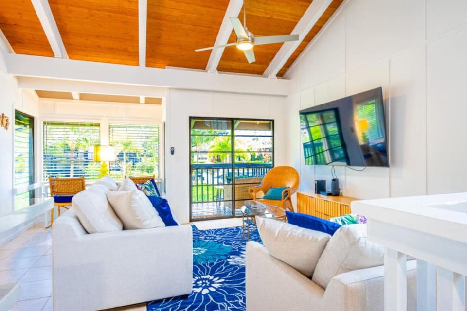 Delightful views of Pool & Mountains Apartment in Princeville