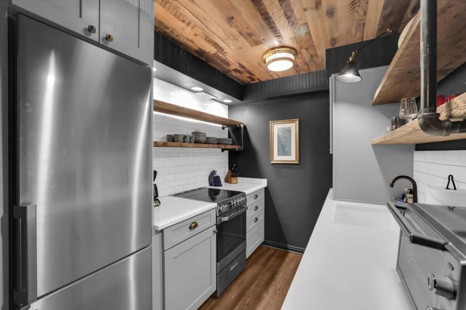 Stylish Downtown 3BR Walk to Ski Lift House in Park City
