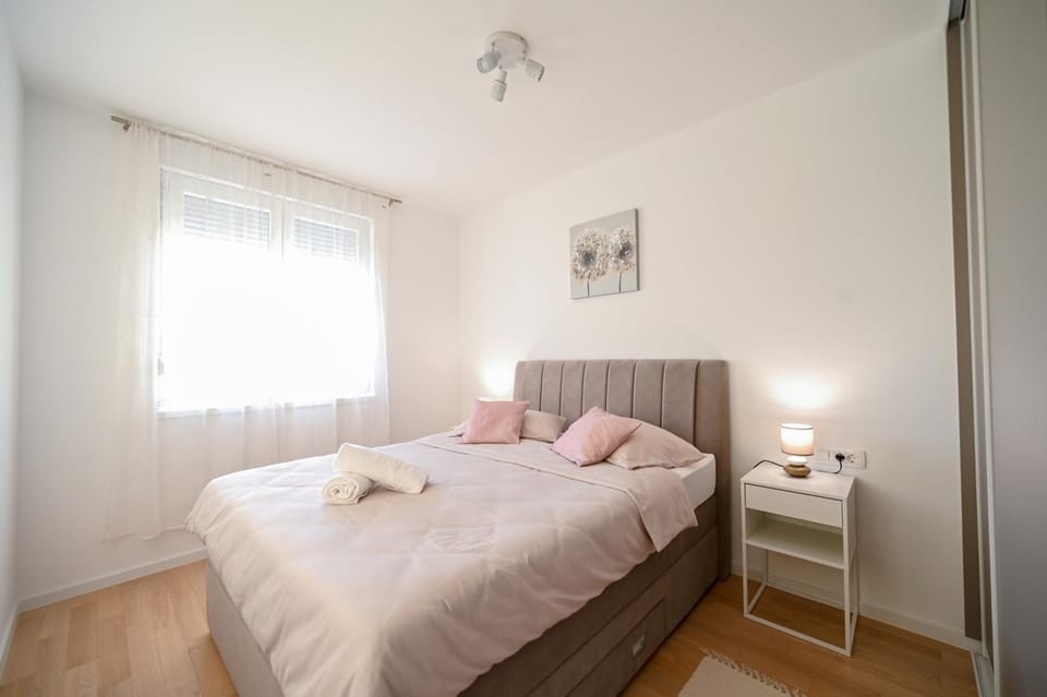 Apartment Lovre - sea view and private parking Apartment in Zadar