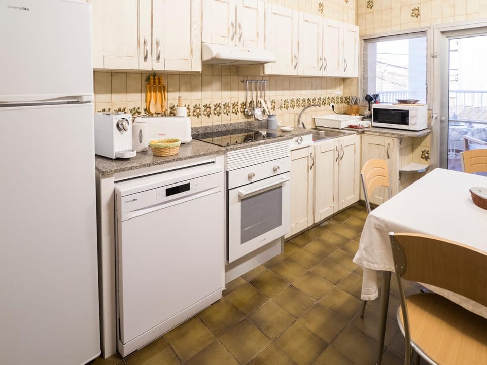 Kitchen or kitchenette, Living room