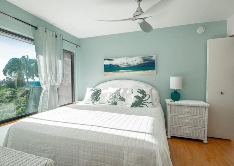 Style and Comfort Over the Ocean Apartment in Princeville