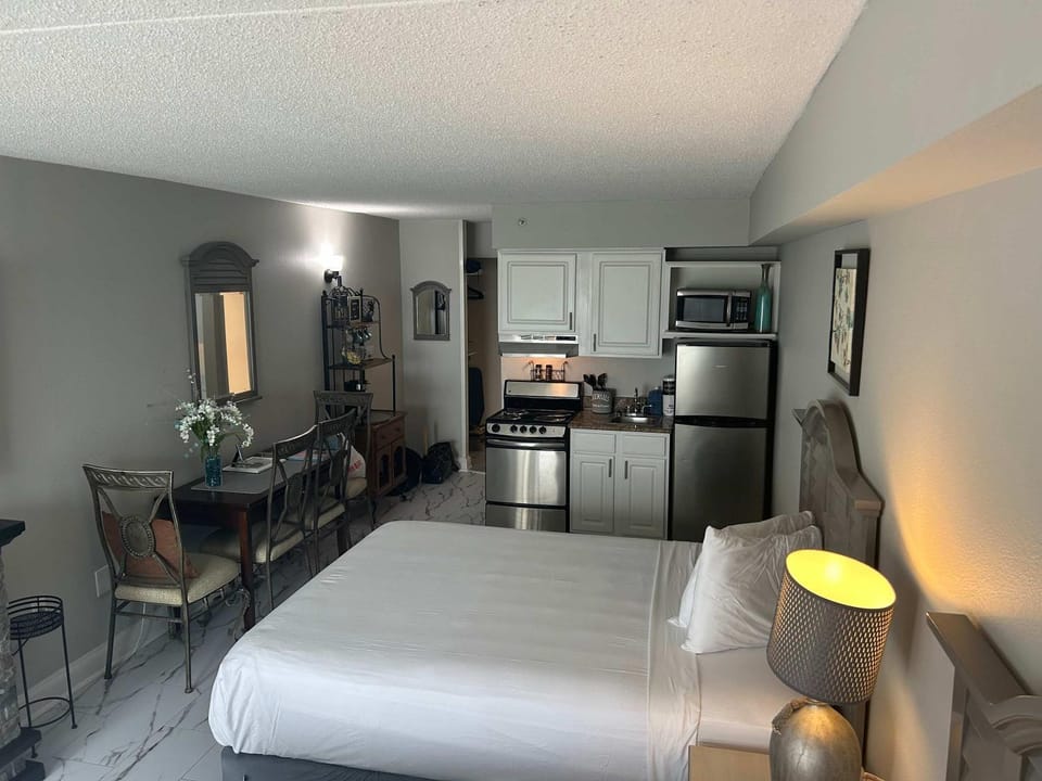 Oceanfront Efficiency T508 Apartment in Myrtle Beach