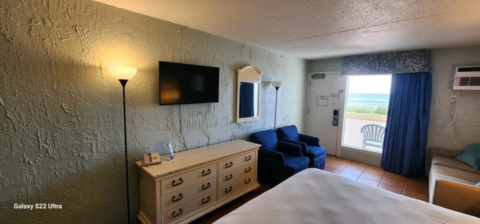 Oceanfront Efficiency T105 Apartment in Myrtle Beach
