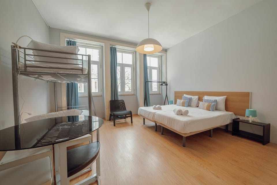 Bed, Living room, Photo of the whole room, Bedroom, towels