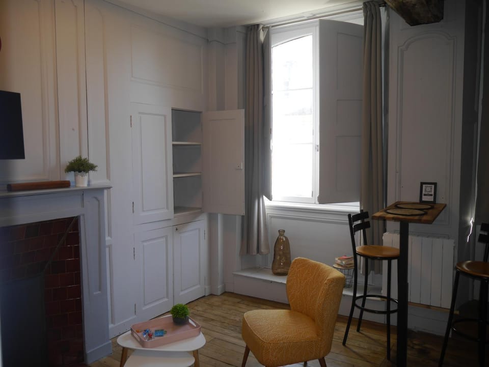 Living room, Seating area, hair dresser, wardrobe