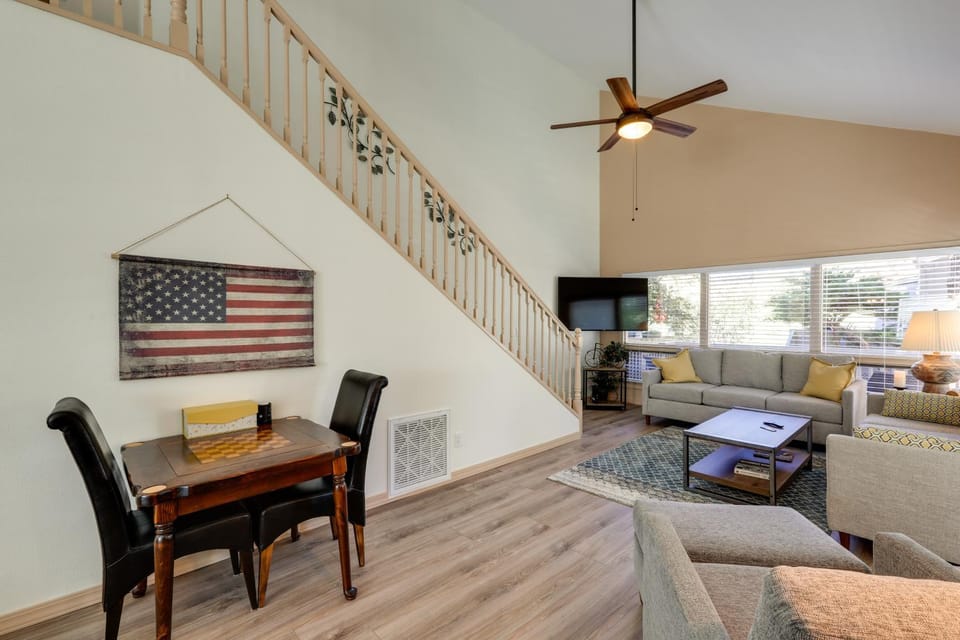 6 Mi to Downtown: Flagstaff Townhome w/ Deck House in Flagstaff