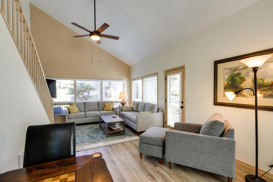 6 Mi to Downtown: Flagstaff Townhome w/ Deck House in Flagstaff