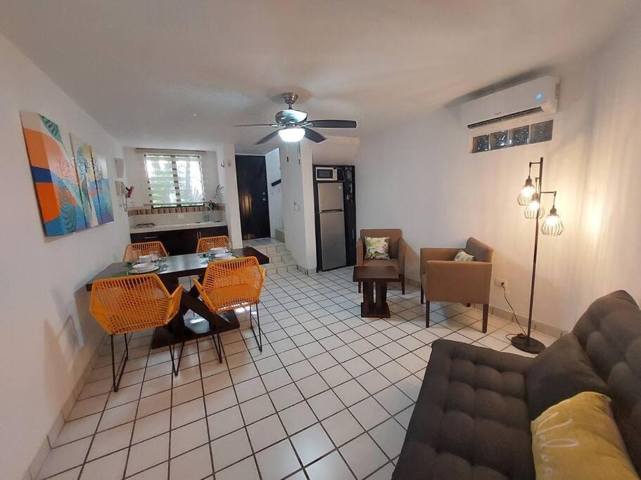 Kitchen or kitchenette, minibar, air conditioner