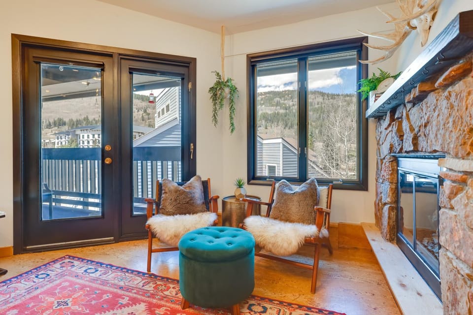 Copper Mtn Condo w/ Heated Pool: Ski-In/Walk-Out! House in Copper Mountain