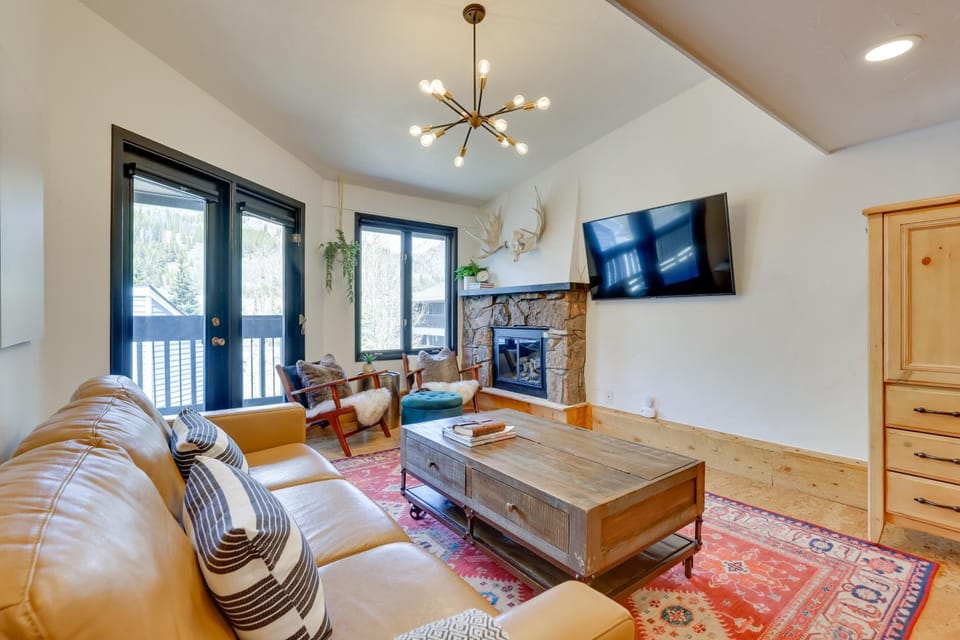Copper Mtn Condo w/ Heated Pool: Ski-In/Walk-Out! House in Copper Mountain