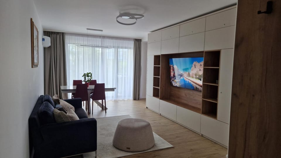 TV and multimedia, Living room, Dining area