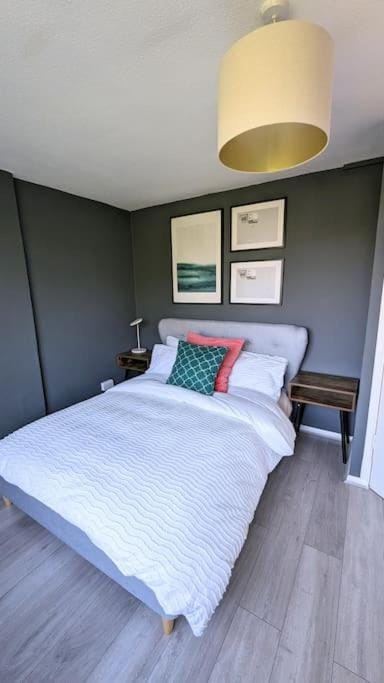 Stylish 2 bedroom flat in Angel Central Location Apartment in London Borough of Islington