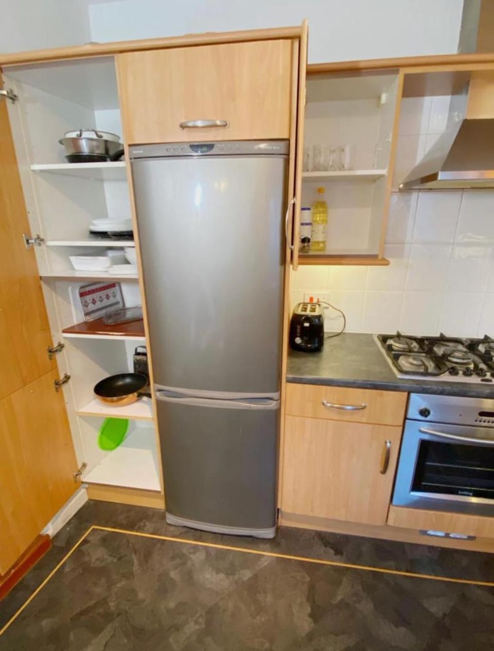 Kitchen or kitchenette, minibar, pet friendly, stove