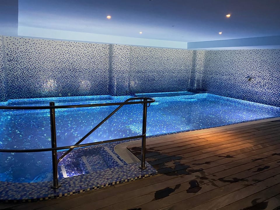 Hot Tub, Pool view, Swimming pool