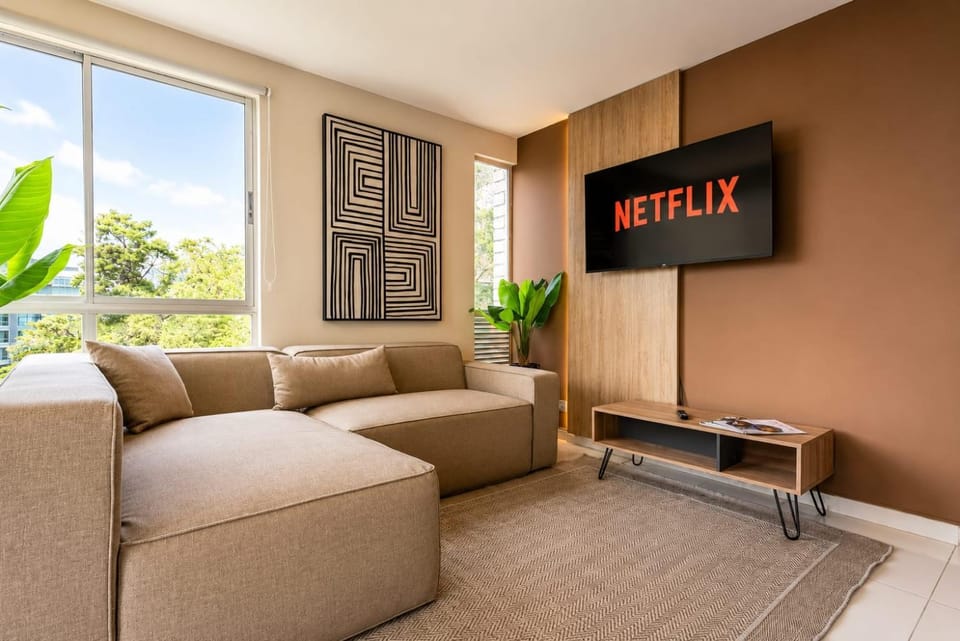 TV and multimedia, Living room, Seating area, Evening entertainment
