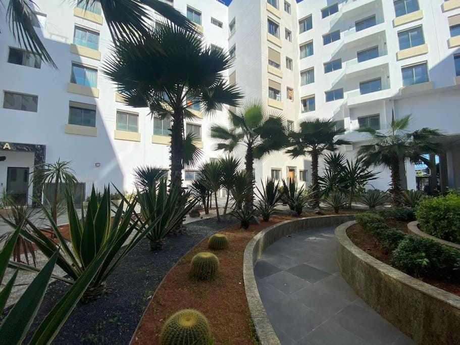 Corniche Casablanca - Black New Apartment in Casablanca