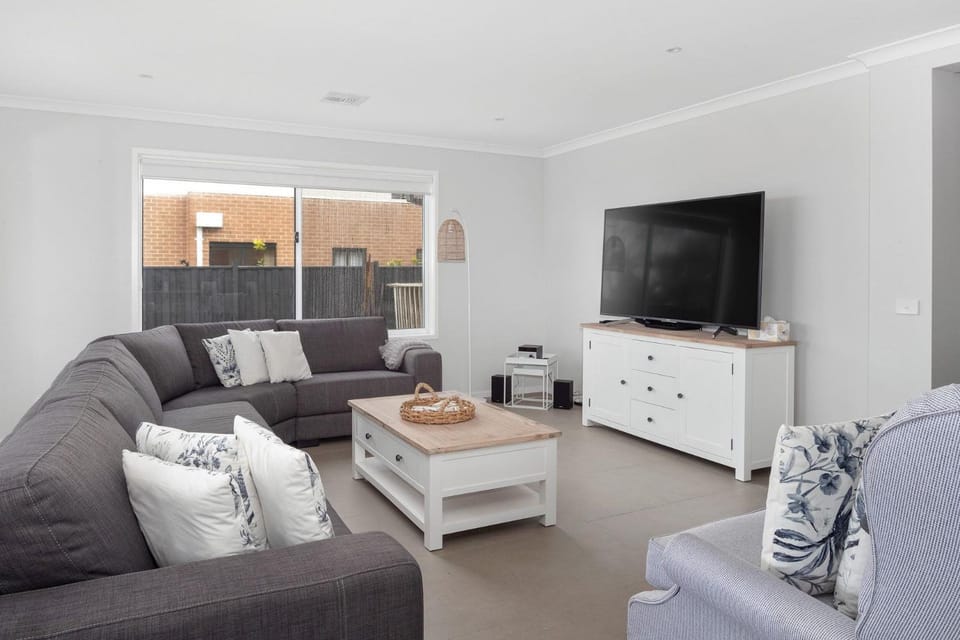 Coastal Grand On McKenzie House in Cowes