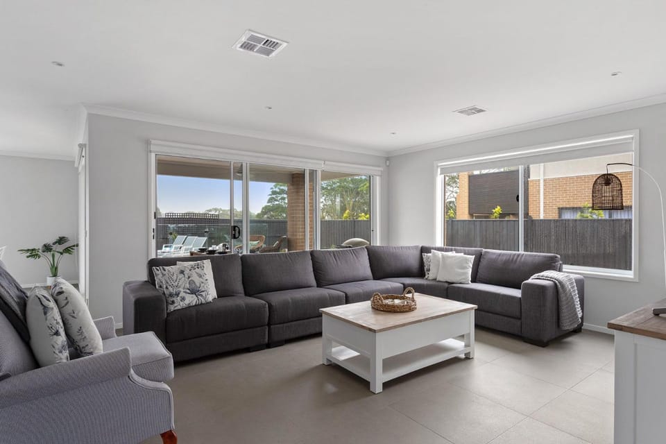 Coastal Grand On McKenzie House in Cowes