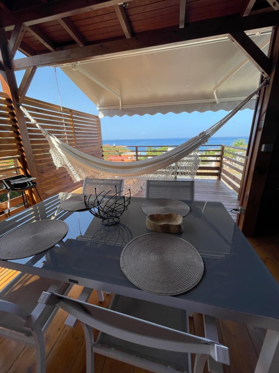 BBQ facilities, Balcony/Terrace, Dining area, Sea view