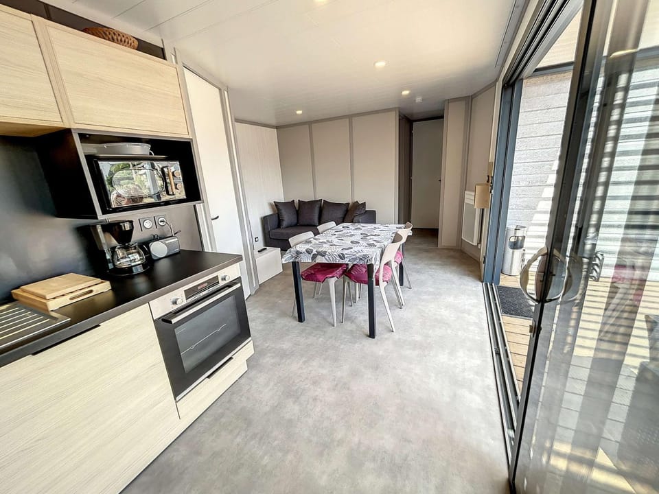 Chalet cosy 4 pers - Piscine chauffée - Proche plage et commerces - Terrasse et jardin privés - FR-1-361-504 Chalet in Saint-Pair-sur-Mer