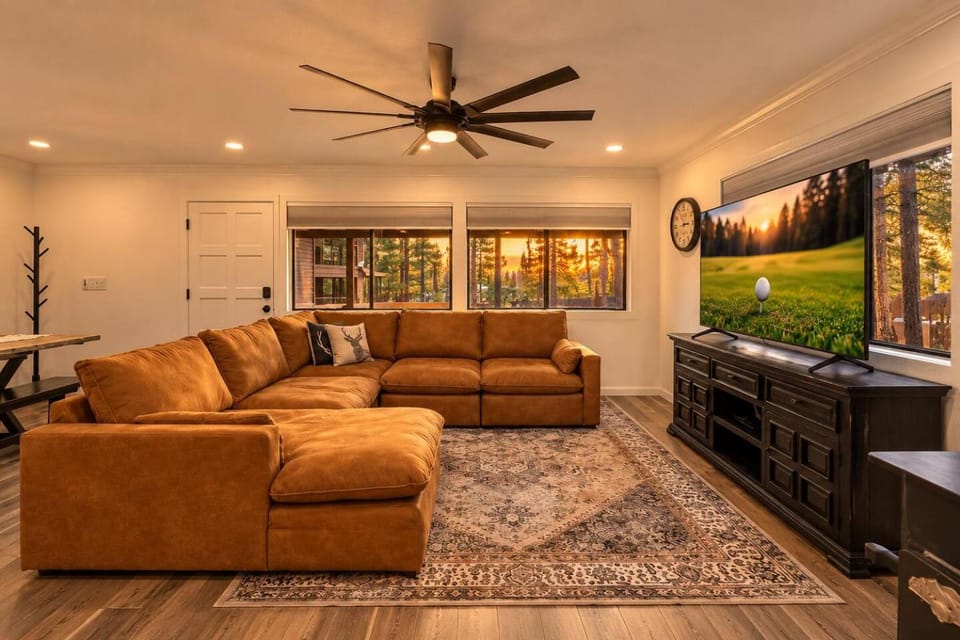 Modern Lakeside Family Fun Cabin Cabin in Pinetop-Lakeside
