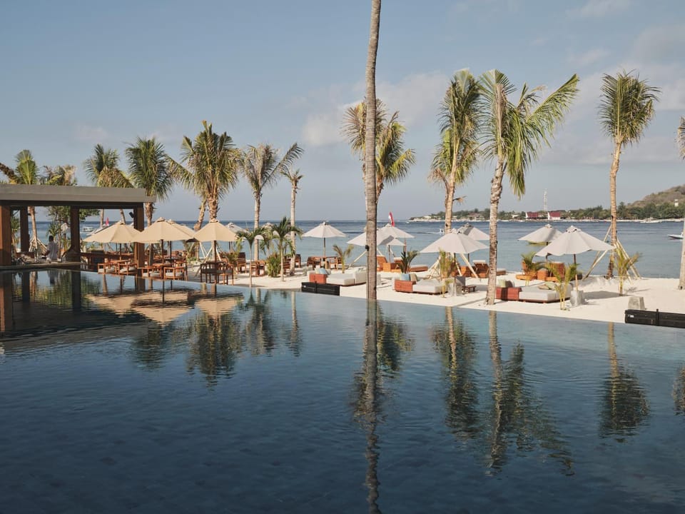 Restaurant/places to eat, Swimming pool