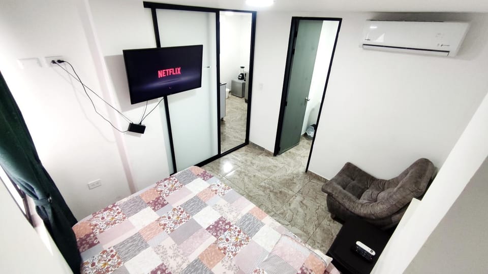 Bedroom, air conditioner