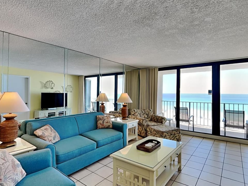TV and multimedia, View (from property/room), Balcony/Terrace, Living room, Seating area, Sea view