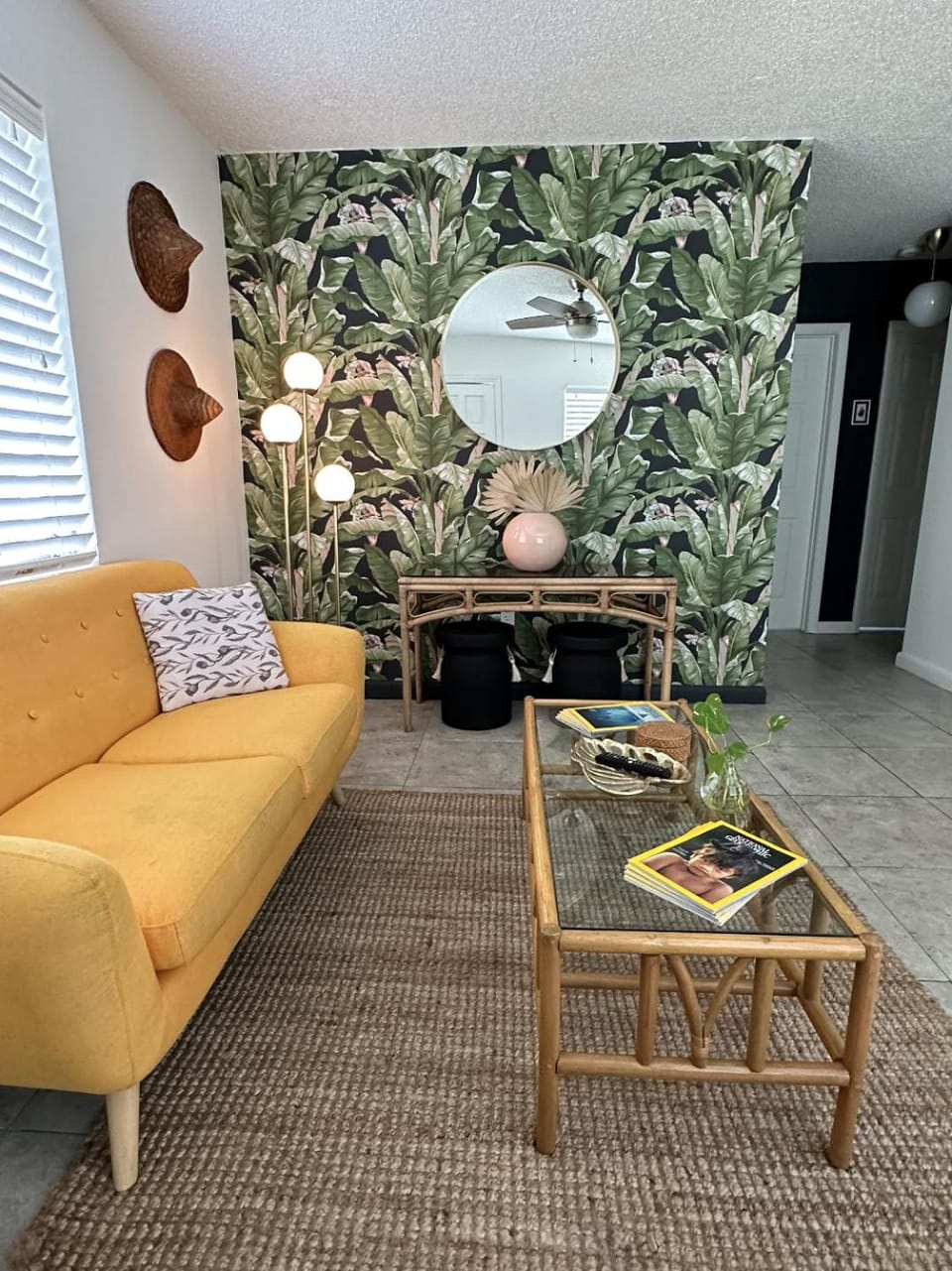 Communal lounge/ TV room, Living room, Seating area