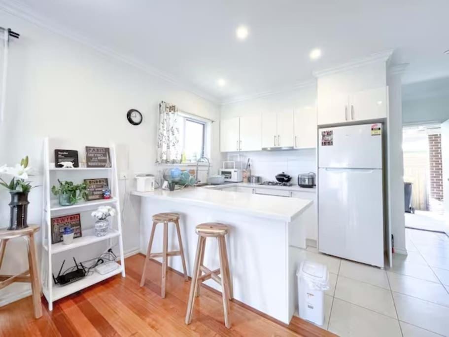 Kitchen or kitchenette, Kitchen or kitchenette, Dining area
