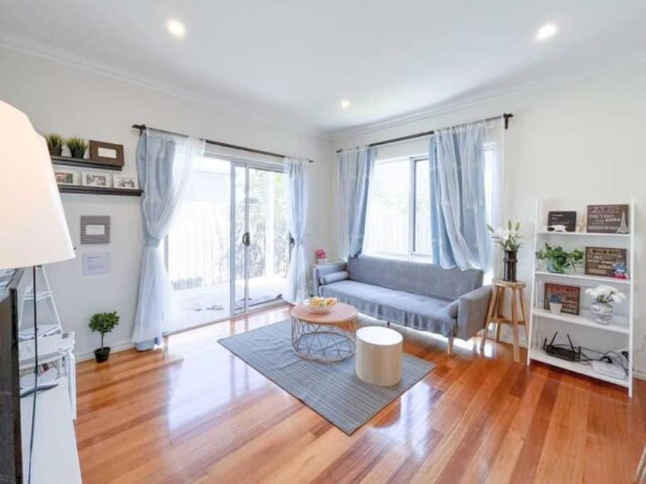 Living room, Photo of the whole room, Seating area