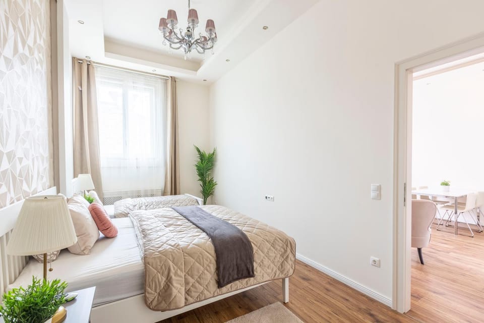 Bed, Photo of the whole room, Bedroom, internet