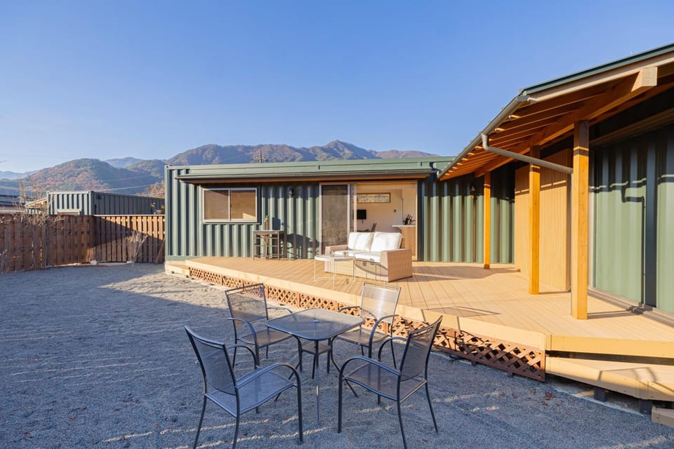 Property building, Day