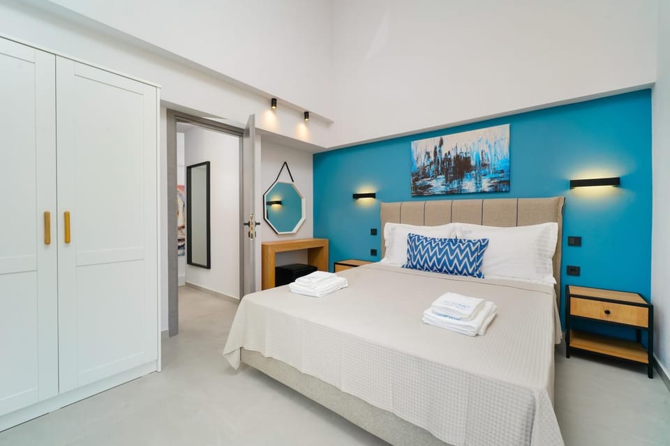 Bed, Photo of the whole room, Bedroom, towels, wardrobe