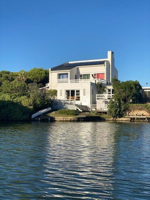Tranquil Waterfront Hideaway with Stunning Views House in Cape Town
