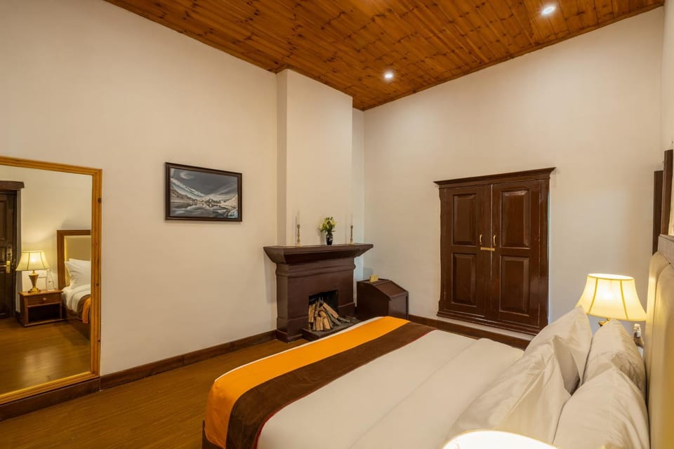 TV and multimedia, Photo of the whole room, Bedroom