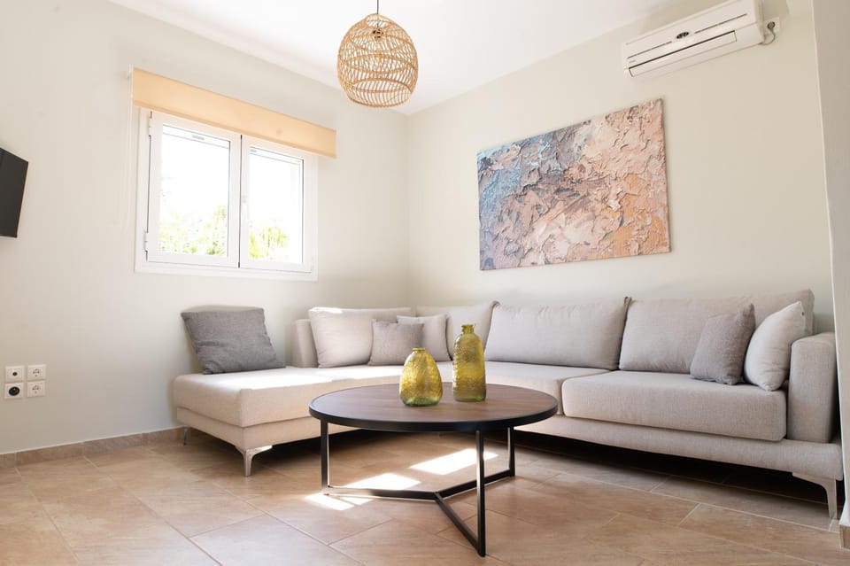 Living room, Seating area, air conditioner