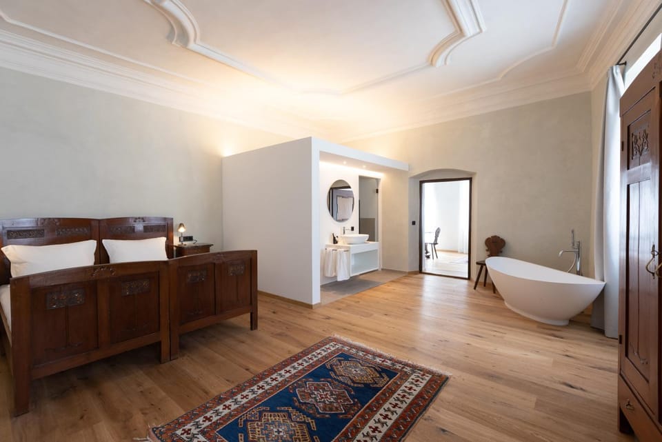 Bathroom, Living room