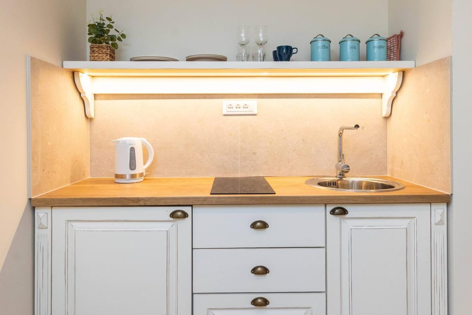 Coffee/tea facilities, Kitchen or kitchenette