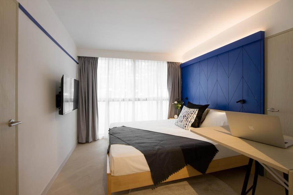 Bed, TV and multimedia, Photo of the whole room, Bedroom