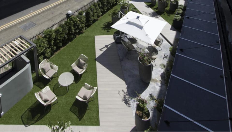 Property building, Day, Garden, sunbed