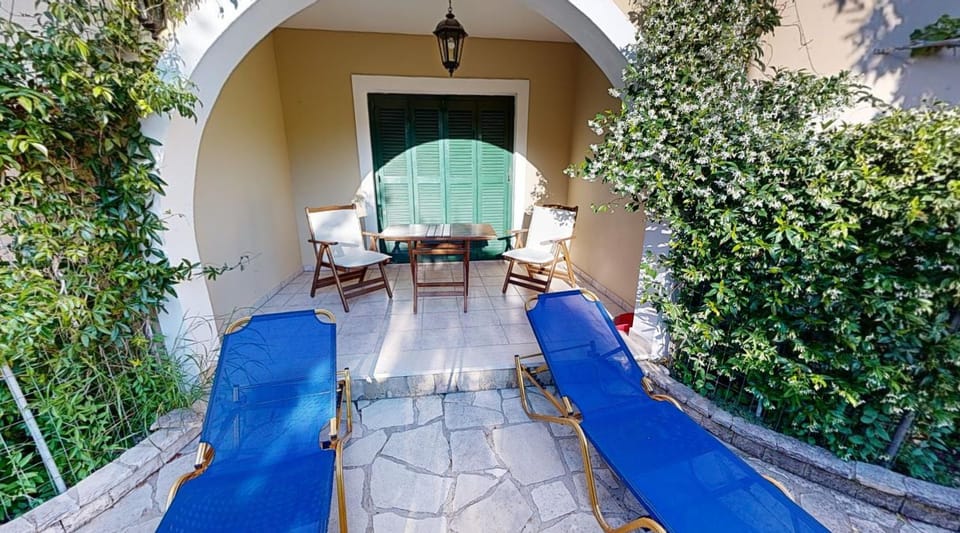 Patio, Day, Garden, View (from property/room), Balcony/Terrace, Seating area, Garden view, sunbed