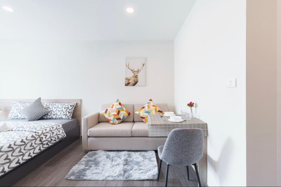 Bed, Living room, Bedroom