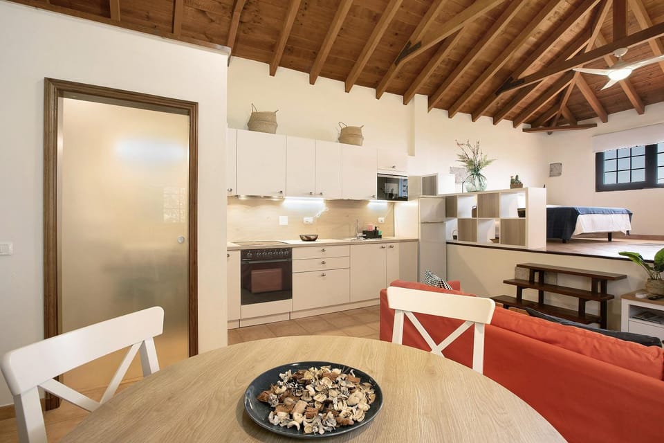 Property building, Kitchen or kitchenette, Living room